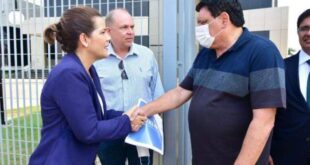 Mara Rocha entrega seu plano de governo ao TRE