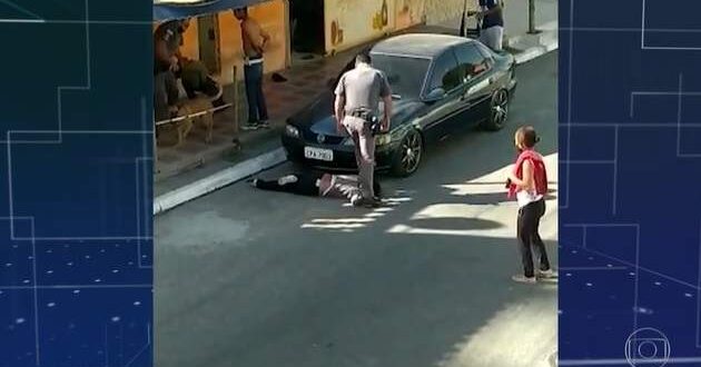 PM que pisou em pescoço de mulher negra é absolvido pela Justiça Militar