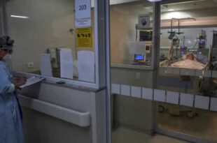 Mais de 1 milhão de pessoas morreram por covid este ano no mundo, afirma OMS