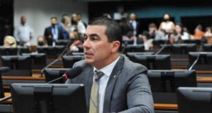 Comissão aprova projeto que prevê suspensão de posse de arma para agressor de crianças e jovens