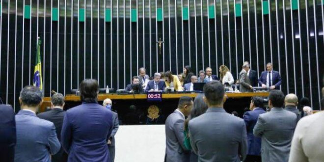 Câmara realiza sessão de votações importantes na manhã desta quarta-feira. Confira a pauta