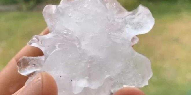 Bebê de 20 meses morre ao ser atingido por pedra de granizo na Espanha