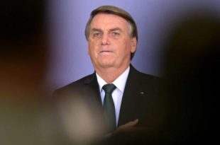 Advogado comenta fala de Bolsonaro contra 'macumbeiros': "tiro no pé"