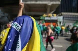 Bolsonaro convida governantes estrangeiros para 7 de Setembro sob sombra golpista