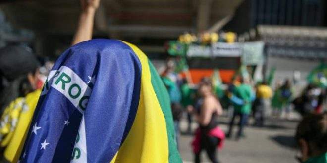 Bolsonaro convida governantes estrangeiros para 7 de Setembro sob sombra golpista