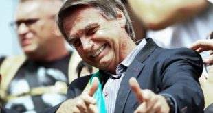 Bolsonaro multiplica 'toma lá, dá cá' com doação de máquinas sem critério técnico