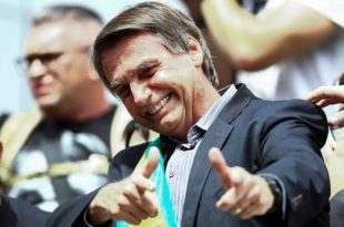 Bolsonaro multiplica 'toma lá, dá cá' com doação de máquinas sem critério técnico