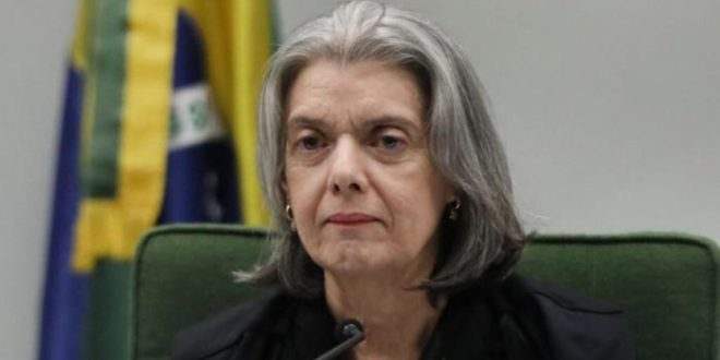 Cármen Lúcia é eleita ministra efetiva do TSE