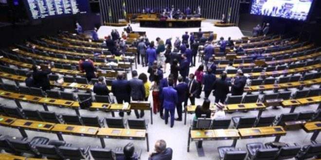 Deputados gastaram em um mês recorde de R$ 26 milhões economizados na pandemia