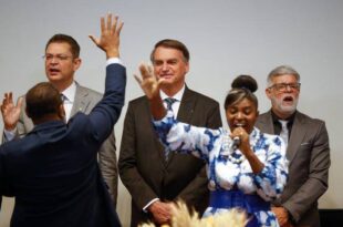 Mulheres evangélicas impedem que Bolsonaro vá melhor nas igrejas, mostra Datafolha