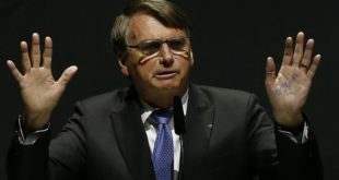 PF diz haver indícios de que Bolsonaro cometeu crime ao associar Aids a vacina contra Covid