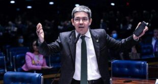 Randolfe aciona STF contra empresários que teriam defendido golpe de estado