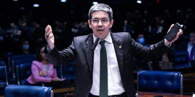 Randolfe aciona STF contra empresários que teriam defendido golpe de estado
