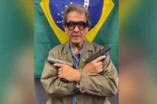 Roberto Jefferson, em prisão domiciliar, anuncia candidatura à Presidência
