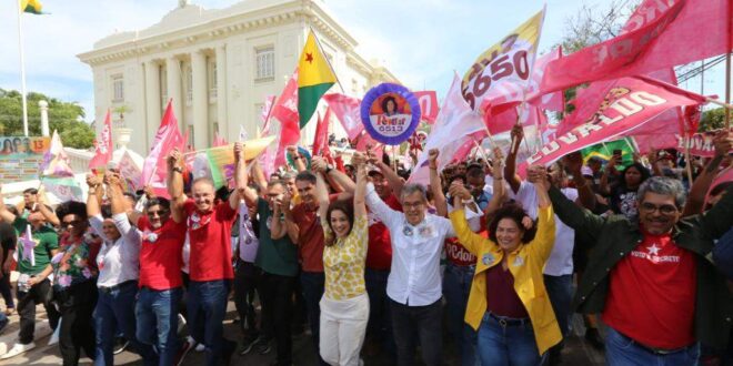Federação Brasil Esperança inicia o sábado com abraço ao Palácio
