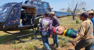 Homem sofre ferimentos graves na coluna ao realizar derrubada e é socorrido por helicóptero do estado