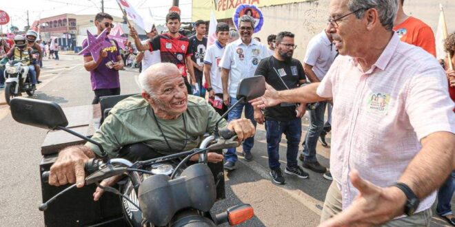 Jorge, Marcus e Nazaré caminham na Sobral reiterando compromisso de retomar investimentos na infraestrutura da região 