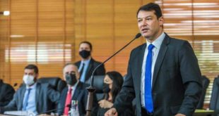 Sancionada Lei de Roberto Duarte que obriga cartórios a informar Defensoria sobre registro de crianças sem nome do pai