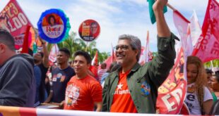 “Recomeçamos do jeito certo, com o pé no chão, com a força da militância”, diz Edvaldo durante ato de Abraço no Palácio