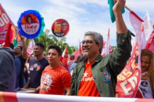 “Recomeçamos do jeito certo, com o pé no chão, com a força da militância”, diz Edvaldo durante ato de Abraço no Palácio
