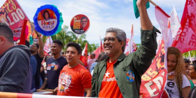 “Recomeçamos do jeito certo, com o pé no chão, com a força da militância”, diz Edvaldo durante ato de Abraço no Palácio