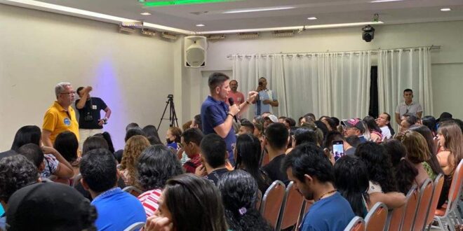 Em encontro com trabalhadores, Gladson reafirma o compromisso de seguir zelando pela vida dos acreanos