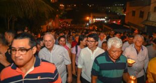 Ao lado de César Messias, Dr. Jenilson participa da Procissão de Nossa Senhora da Glória, em Cruzeiro do Sul