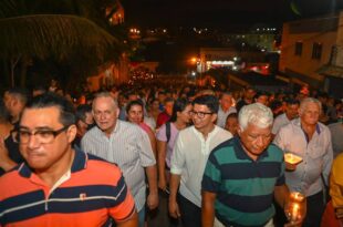 Ao lado de César Messias, Dr. Jenilson participa da Procissão de Nossa Senhora da Glória, em Cruzeiro do Sul