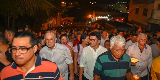 Ao lado de César Messias, Dr. Jenilson participa da Procissão de Nossa Senhora da Glória, em Cruzeiro do Sul