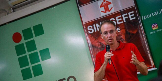 Leo de Brito participa de ato em defesa do Estado Democrático de Direito