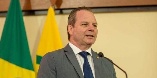 Longo quer aumentar valor e tornar definitivo o auxílio dos profissionais da Saúde