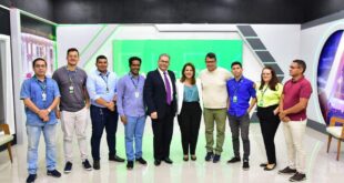Na Rede TV, Mara diz que vai gerar emprego no Acre, garantir três refeições aos estudantes e valorizar professores