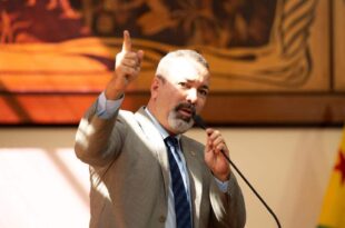 Deputado Neném Almeida alerta sobre situação de quadra na Cadeia Velha