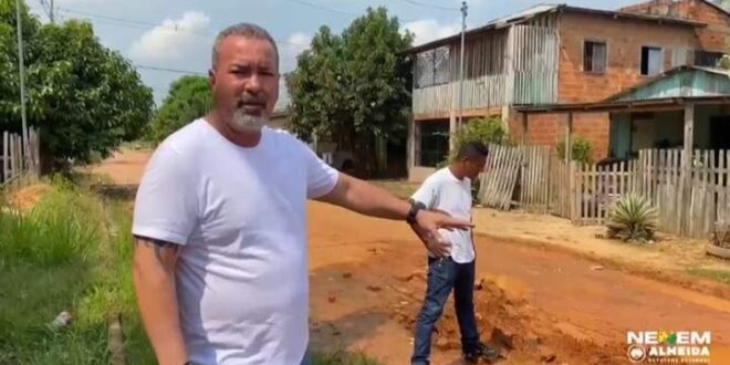 Água vaza há dois meses em loteamento da Praia do Amapá. Neném Almeida cobra providências