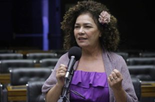 Perpétua é a deputada acreana melhor avaliada pelo Índice Legisla Brasil