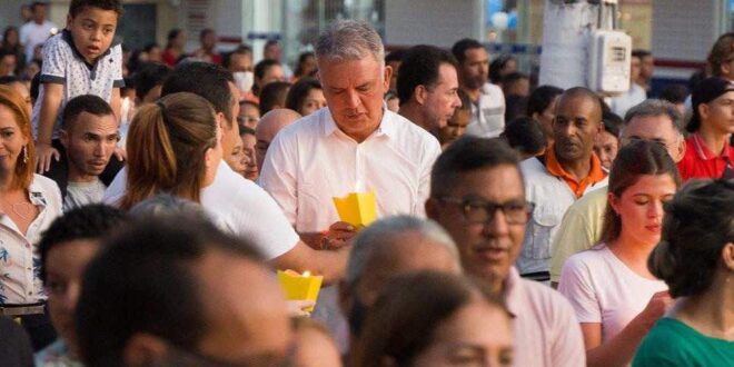 Petecão na procissão: "Fortalece o espírito e alegra a alma"