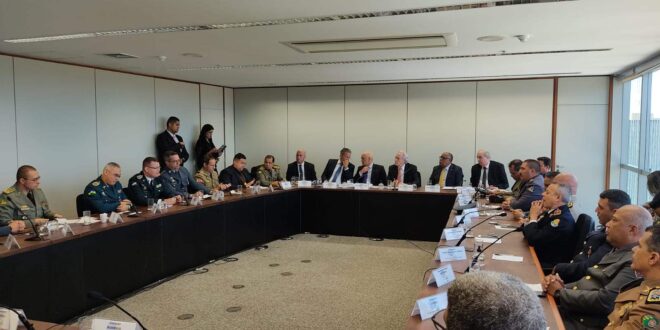 Comandante-Geral da PMAC participa de encontro de comandantes com presidente do TSE