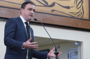 Daniel Zen questiona Energisa sobre obra em conjunto Habitacional: "coloca em risco a segurança dos moradores"