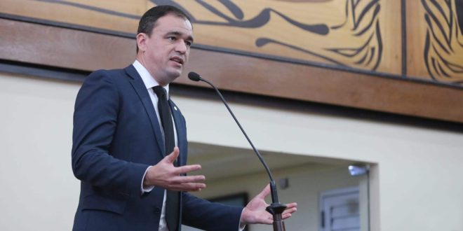 Daniel Zen questiona Energisa sobre obra em conjunto Habitacional: "coloca em risco a segurança dos moradores"