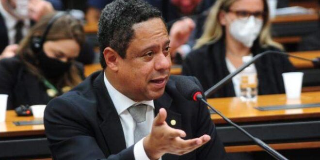 Projeto destina recursos do Fust à inclusão digital em cidades