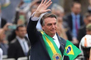Bolsonaro diz que trará para as ‘quatro linhas’ da Constituição quem ousa ficar fora delas