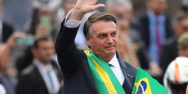 Bolsonaro diz que trará para as ‘quatro linhas’ da Constituição quem ousa ficar fora delas