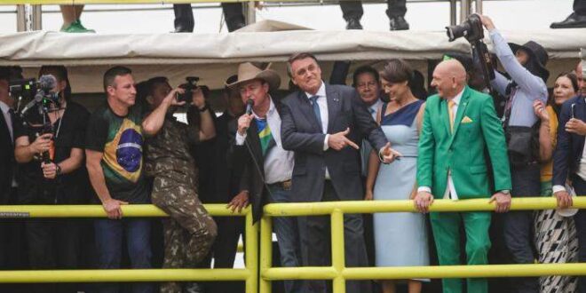 Bolsonaro: "sabemos que Estado é laico, mas o seu presidente é cristão"