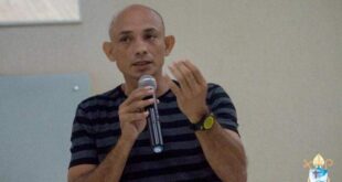 Janes Peteca denuncia a falta de debates entre candidatos majoritários