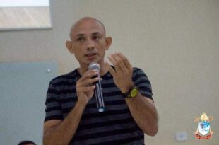 Janes Peteca denuncia a falta de debates entre candidatos majoritários