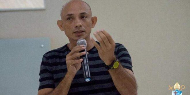Janes Peteca denuncia a falta de debates entre candidatos majoritários