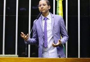 Projeto obriga escolas a contratar serviço de vigilância patrimonial