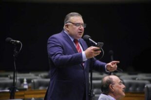 Projeto exige aptidão psicológica para policiais portarem armas