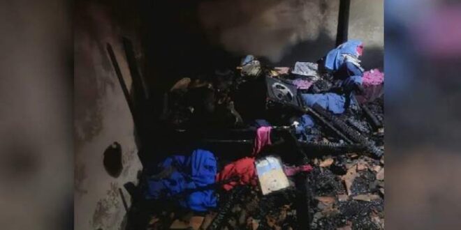 Menina de 2 anos tenta proteger irmã de quatro meses de incêndio e as duas morrem queimadas