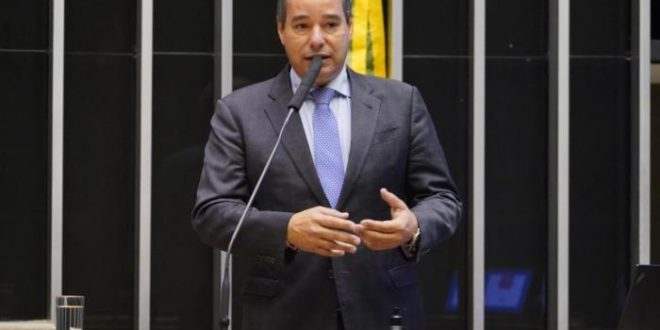 Projeto limita taxa cobrada de motorista de aplicativo a 10% do valor da corrida